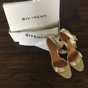 NIB Givenchy Gold Sahara multi strap sandals